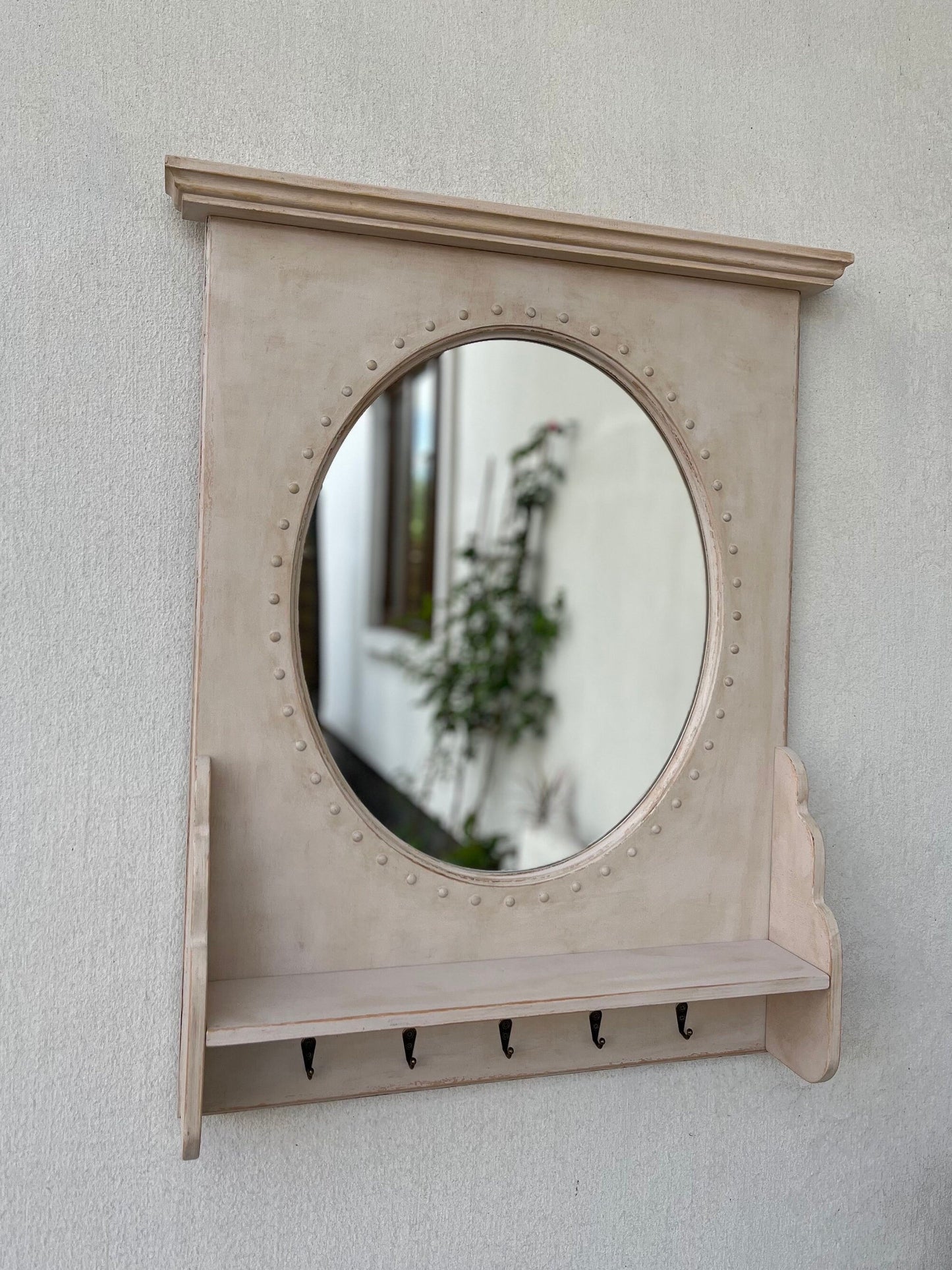 Французьке дерев’яне дзеркало ручної роботи з полицею, дерев’яне дзеркало у вінтажному стилі, велике овальне дзеркало з полицею, дерев’яне дзеркало в рустикальному стилі з гачками