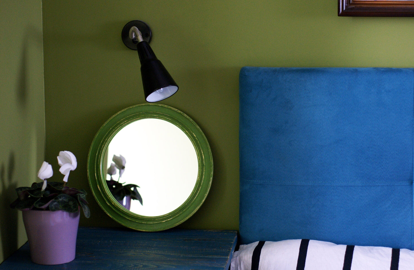 Кругле дерев’яне дзеркало ручної роботи. Сучасне настінне дзеркало для ванної кімнати, французьке вінтажне дзеркало. Декоративне дзеркало. Потерте дзеркало. Дерев’яне дзеркало в стилі ар-деко.