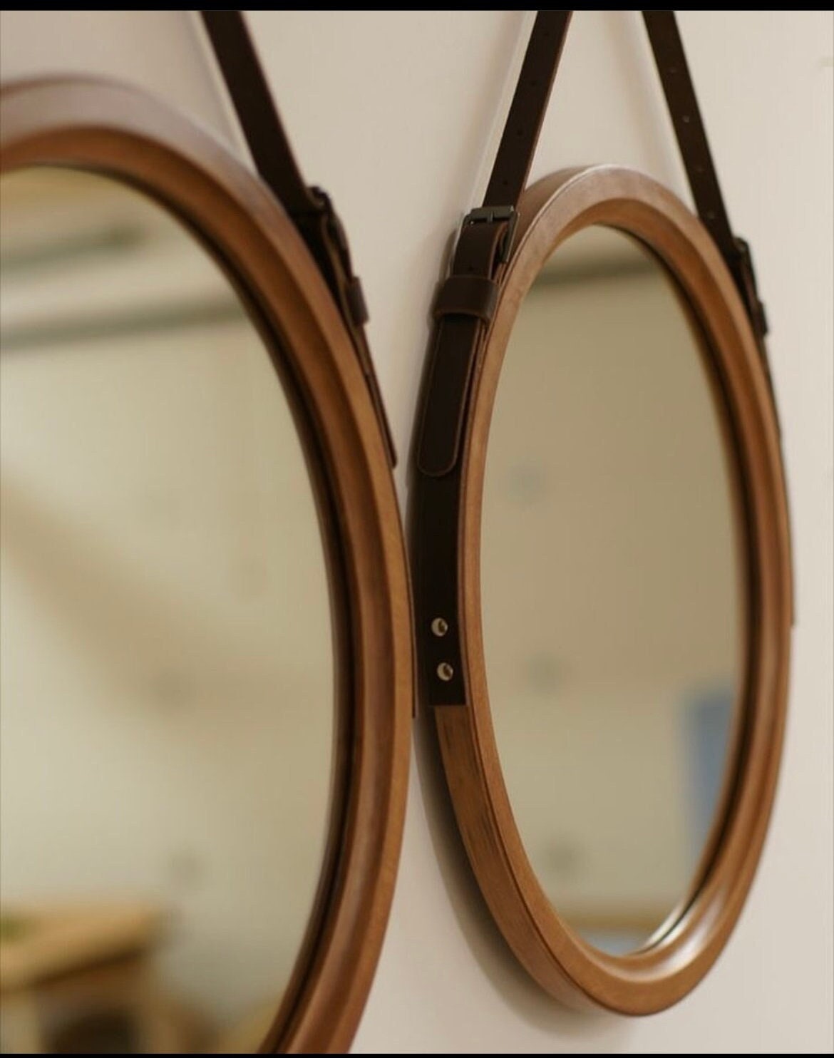 Кругле дзеркало в дерев’яній рамі для ванної кімнати Сучасне настінне дзеркало Велике дзеркало в фермерському будинку Дзеркало зі шкіряним ремінцем для вітальні Коричневе кругле дзеркало