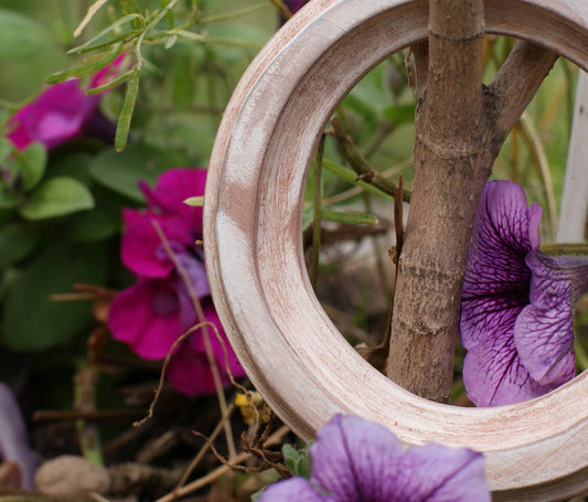 Round picture frame, Small wood frame, Farmhouse picture frame, Handcrafted photo frame, Distress picture frame, Custom picture frame "Nim"